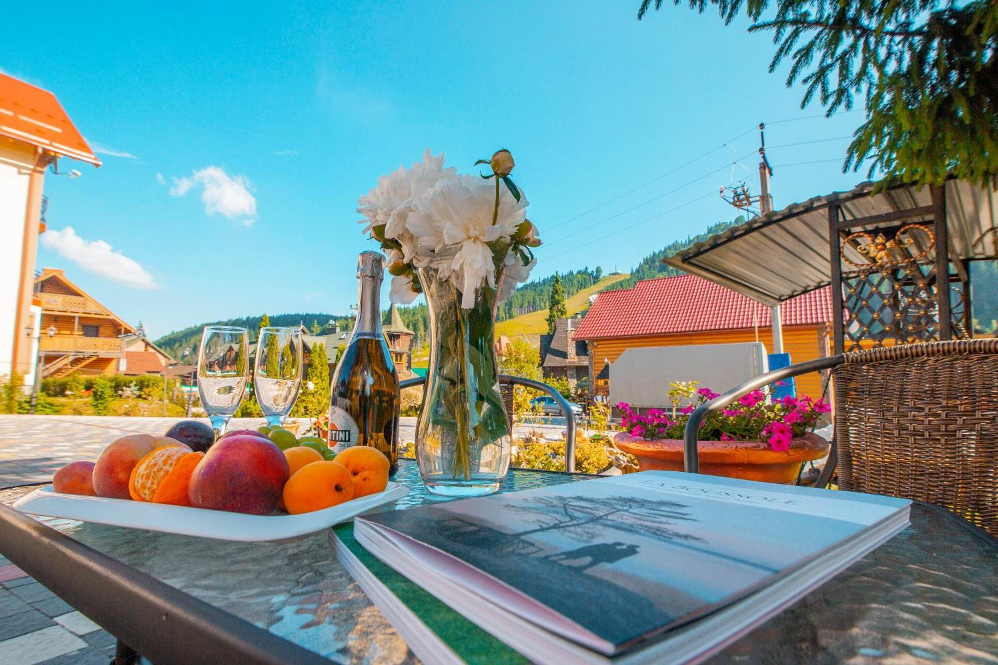 Sadyba U Halyny Sunrise Bukovel Exterior photo
